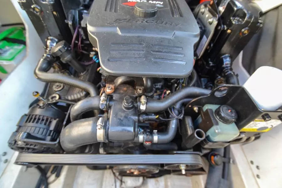 2007 Sea Ray 210 Select Tower