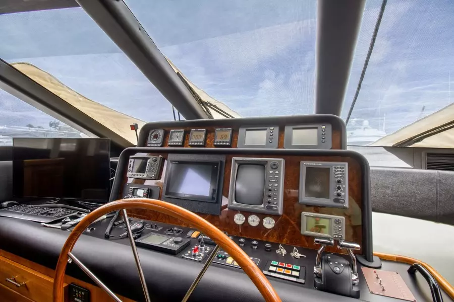 2000 Pacific Mariner 65 Motoryacht