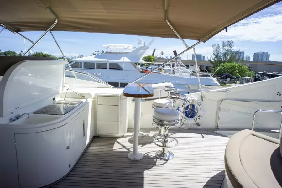 2000 Ferretti Yachts Custom Line 94