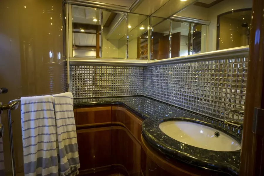 2000 Ferretti Yachts Custom Line 94