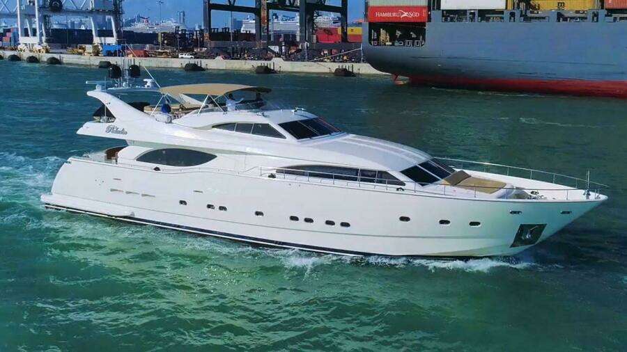 2000 Ferretti Yachts Custom Line 94