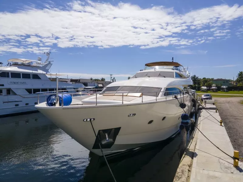 2000 Ferretti Yachts Custom Line 94