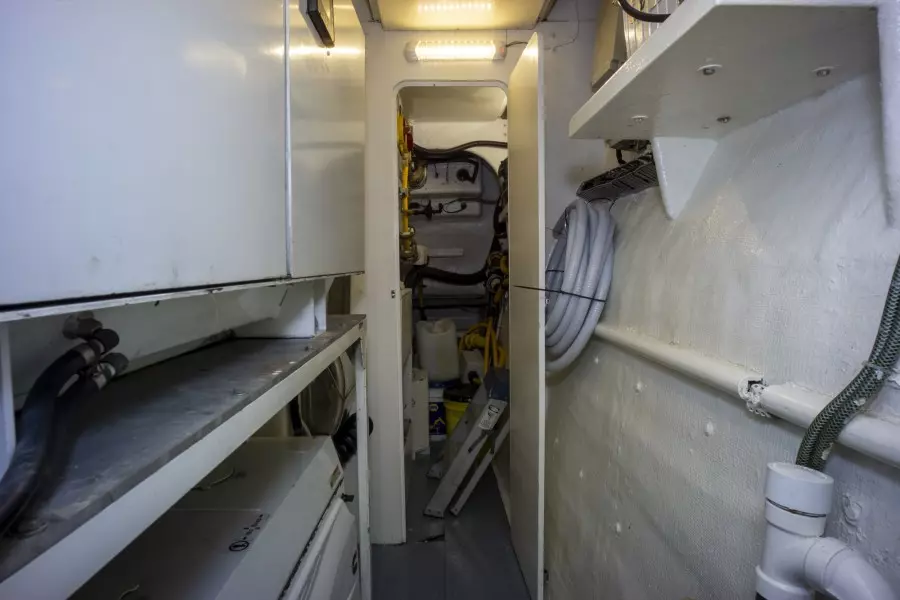 2000 Ferretti Yachts Custom Line 94