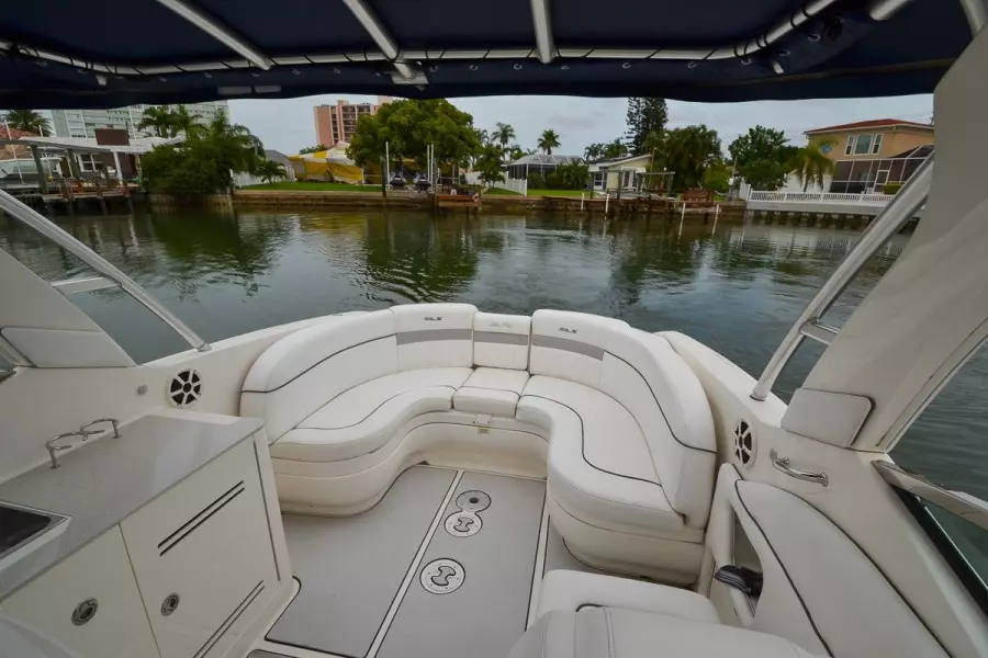2010 Sea Ray 300 SLX 35