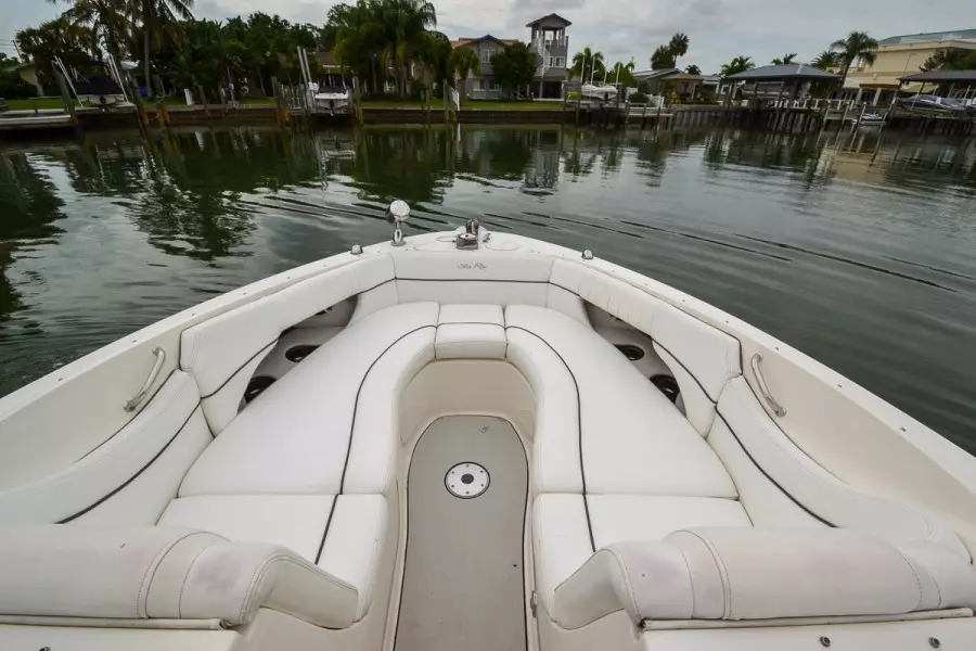 2010 Sea Ray 300 SLX 37