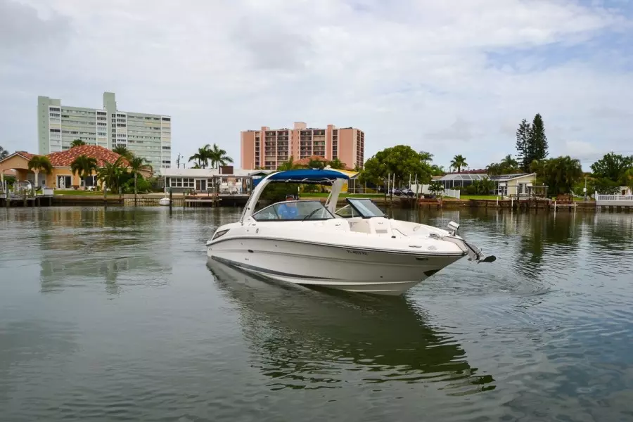 2010 Sea Ray 300 SLX 15