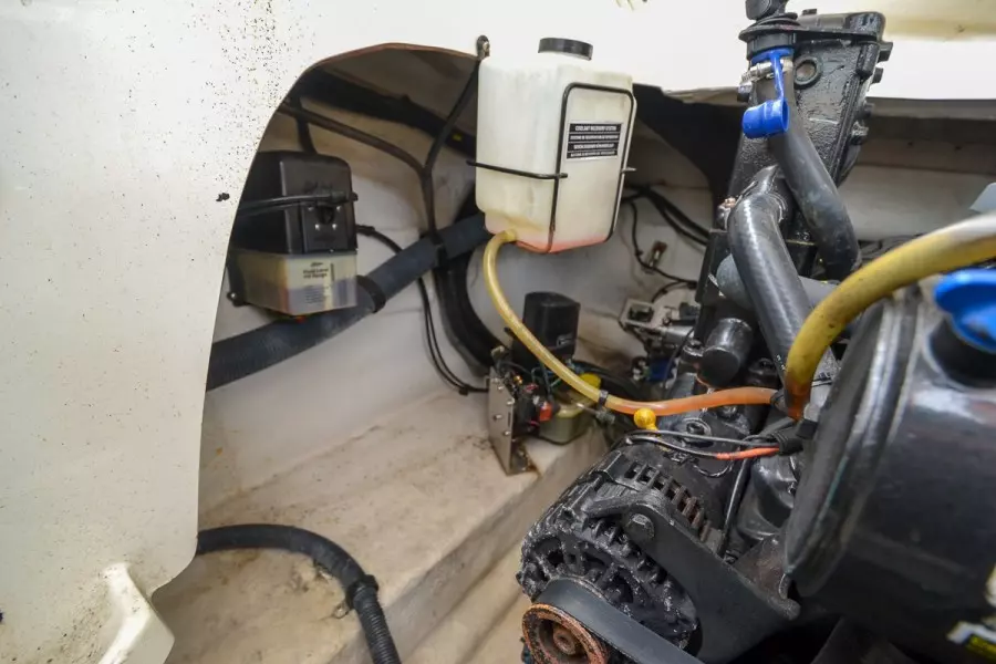 2010 Sea Ray 300 SLX 43