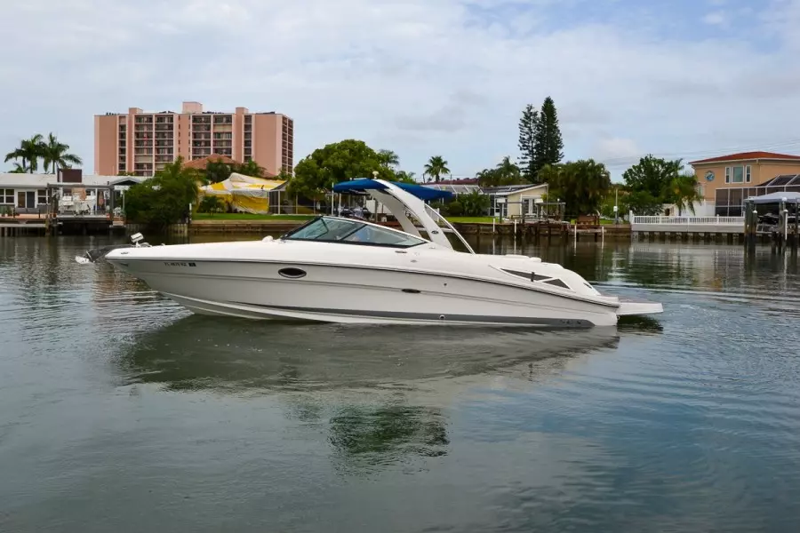 2010 Sea Ray 300 SLX 30