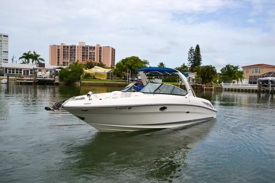 2010 Sea Ray 300 SLX 33