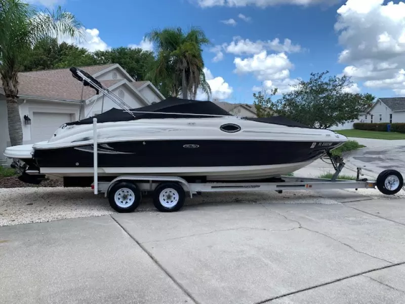 2006 Sea Ray 240 SunDeck