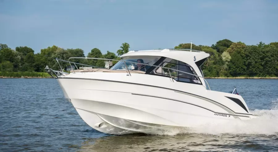 2026 Beneteau Antares 7