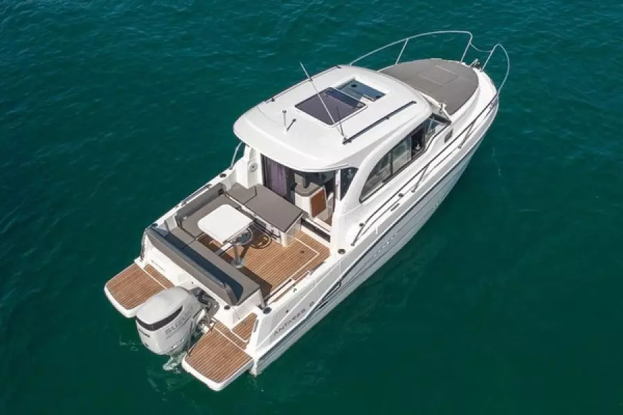 2026 Beneteau Antares 8