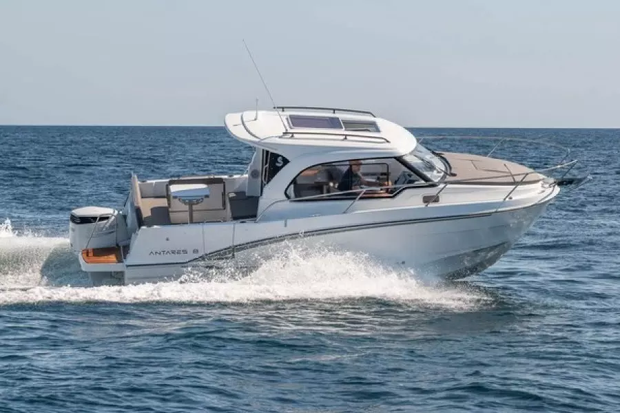 2026 Beneteau Antares 8