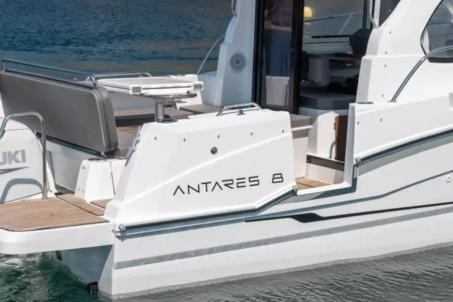 2026 Beneteau Antares 8
