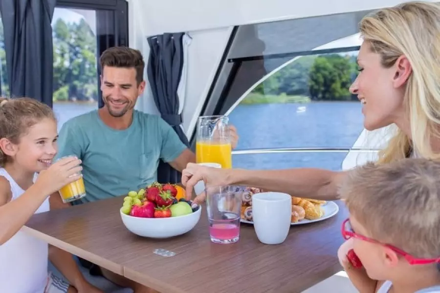 2025 Beneteau Antares 9