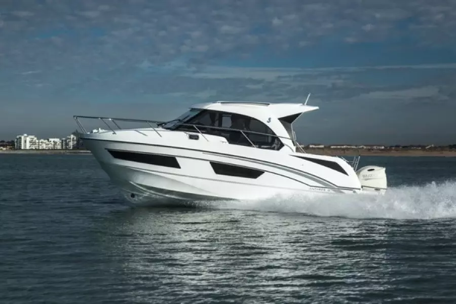 2025 Beneteau Antares 9