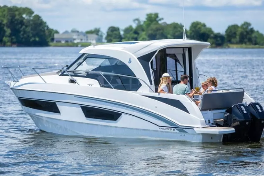 2025 Beneteau Antares 9