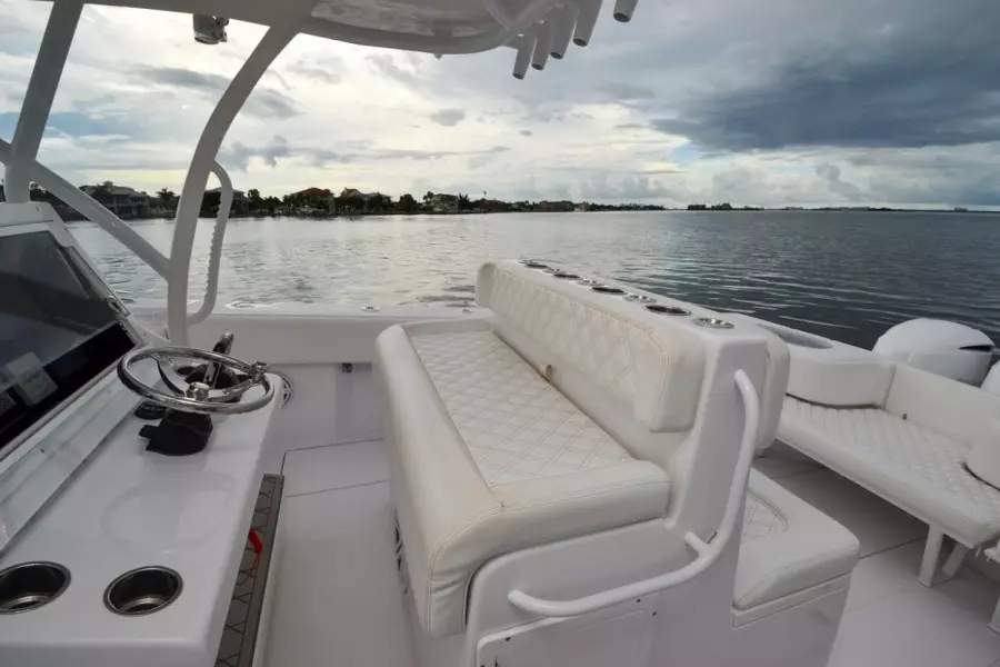 2018 SeaHunter 35 cc