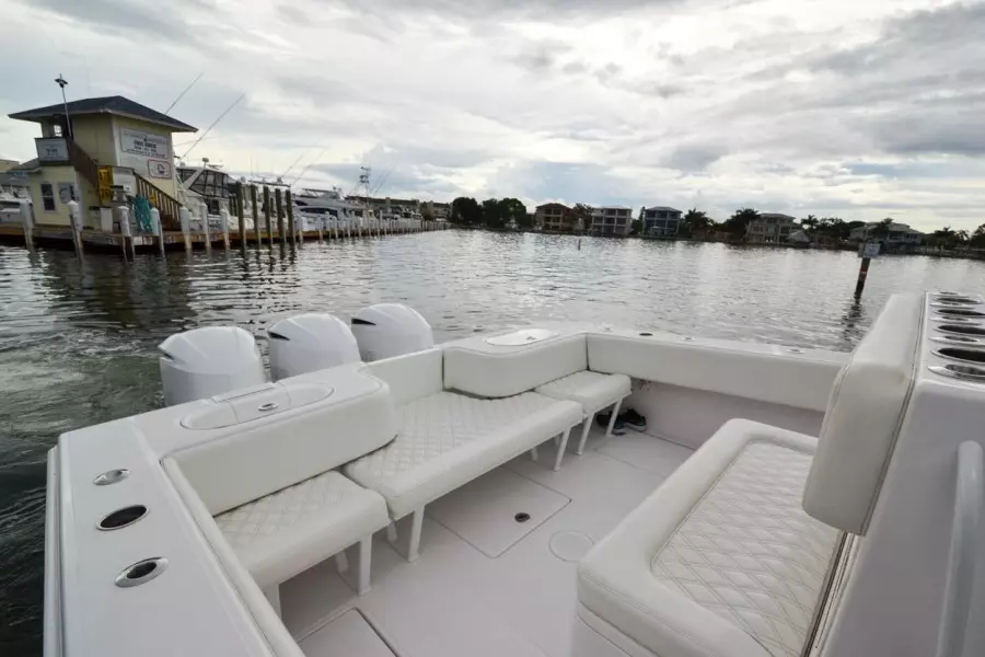 2018 SeaHunter 35 cc