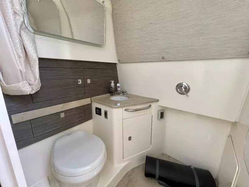 2016 Boston Whaler 420 Outrage