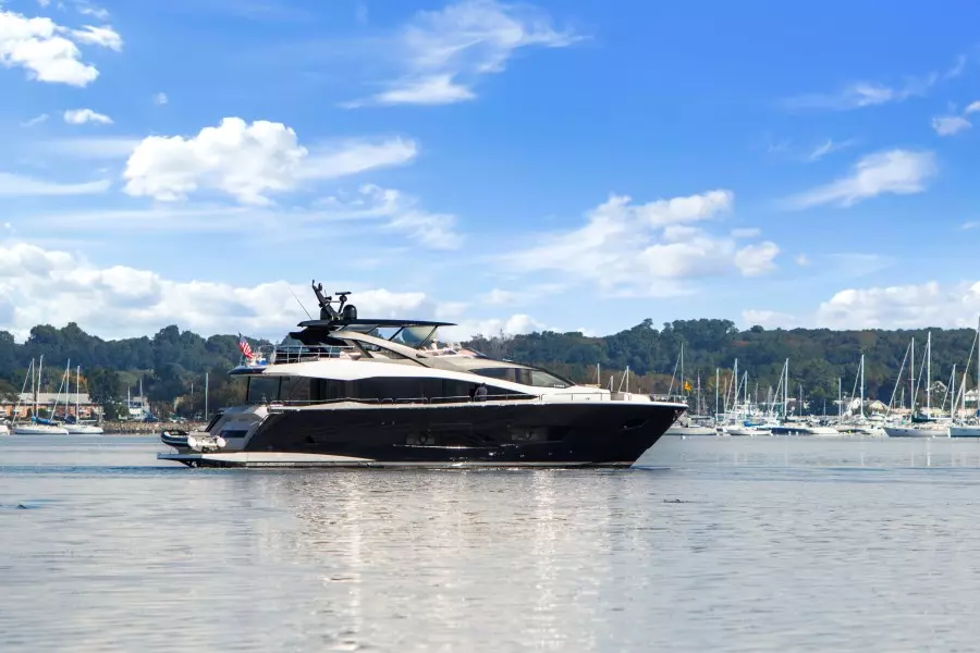 2019 Sunseeker 86 Yacht