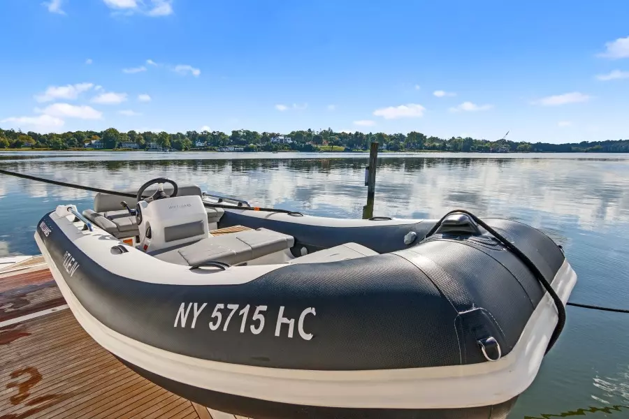 2019 Sunseeker 86 Yacht