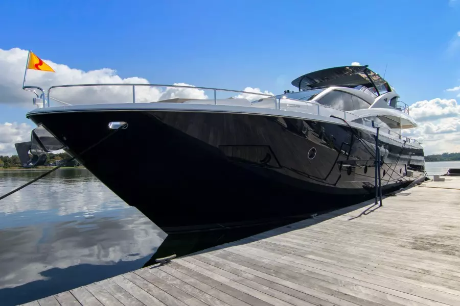 2019 Sunseeker 86 Yacht