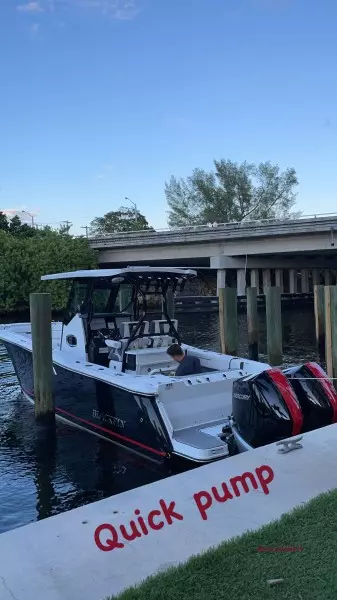 2022 Blackfin 272 CC