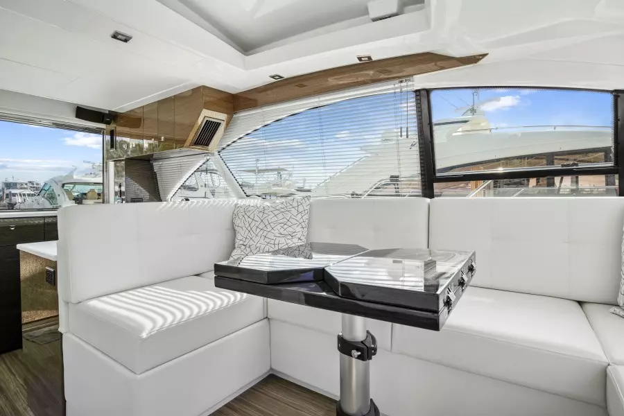 2019 Cruisers 50 Cantius