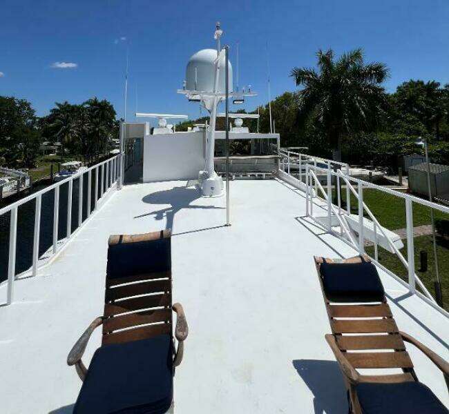 1983 Knight & Carver Custom Trideck