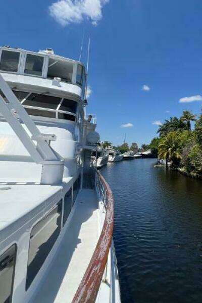 1983 Knight & Carver Custom Trideck