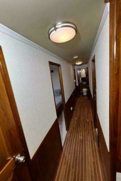 1983 Knight & Carver Custom Trideck