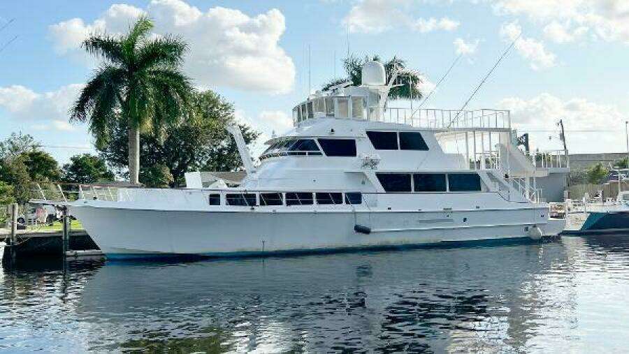 1983 Knight & Carver Custom Trideck