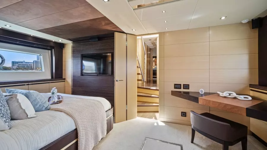 2013 Sunseeker 80 Predator