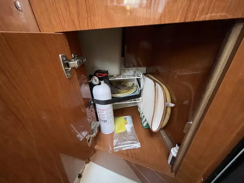 2006 Regal 3060 Window Express