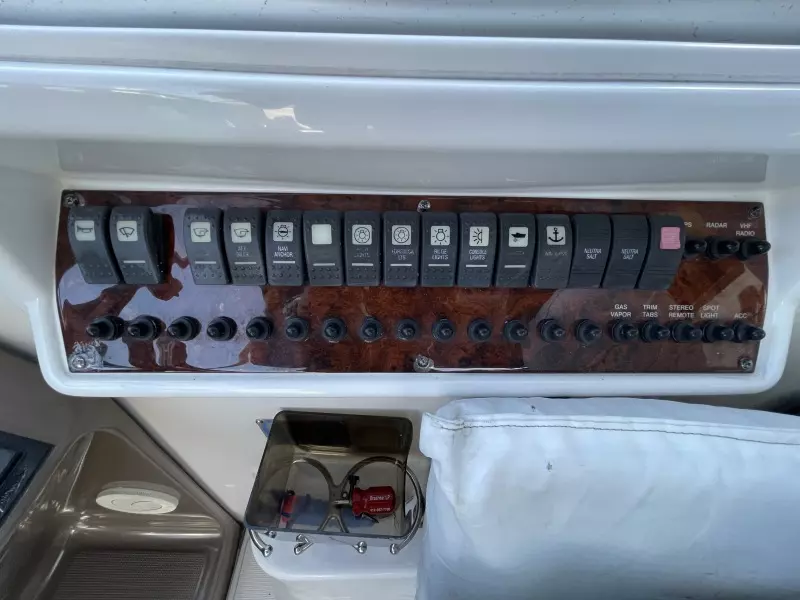 2006 Regal 3060 Window Express