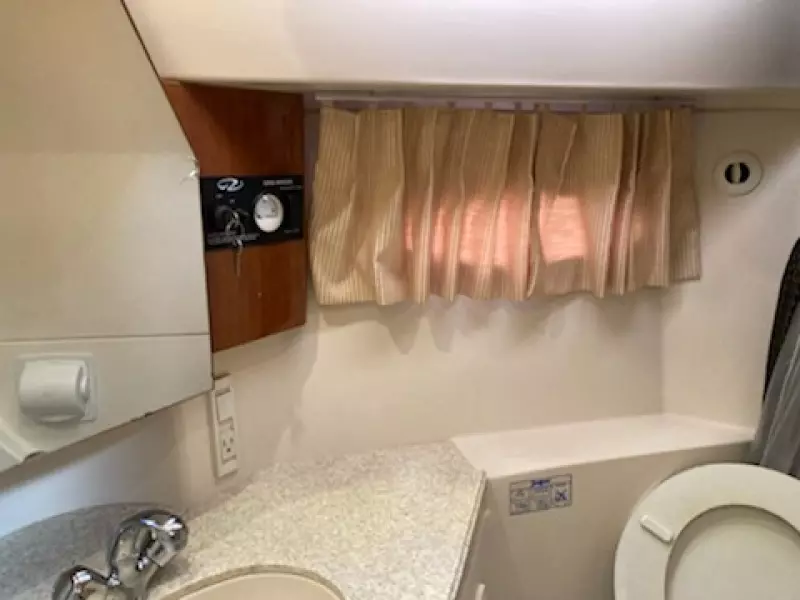 2006 Regal 3060 Window Express