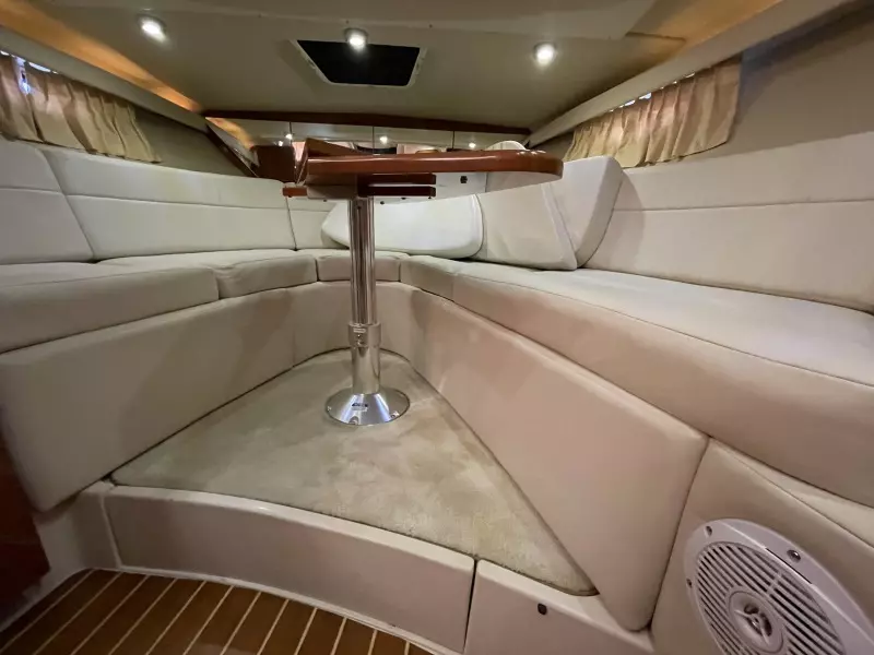 2006 Regal 3060 Window Express