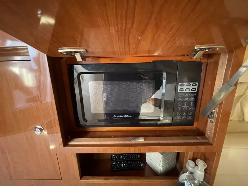 2006 Regal 3060 Window Express