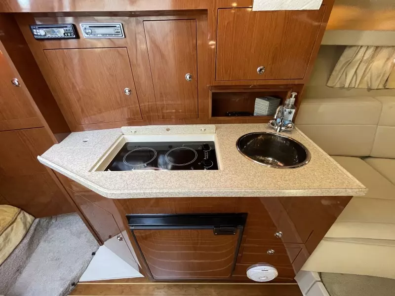 2006 Regal 3060 Window Express