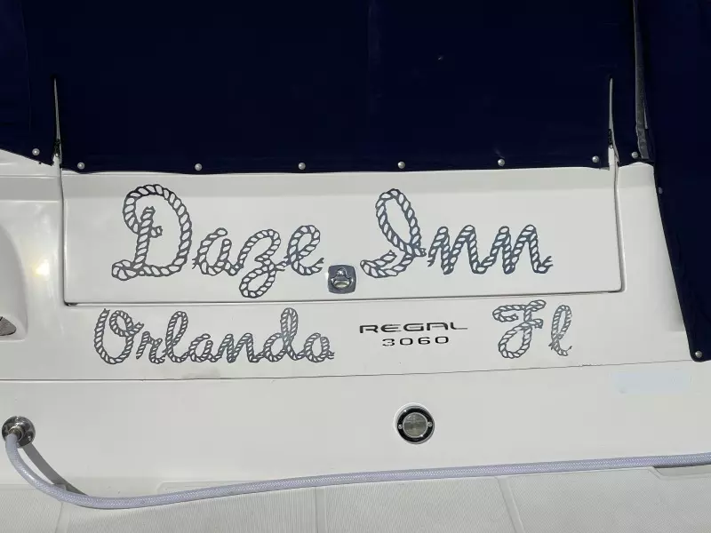 2006 Regal 3060 Window Express