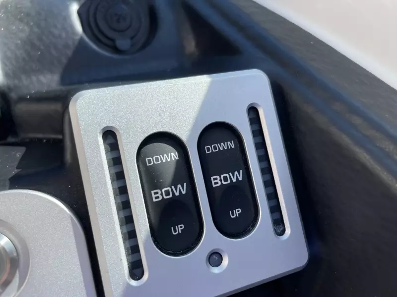 2021 Crownline 255 XSS