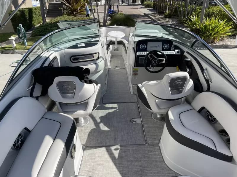2021 Crownline 255 XSS
