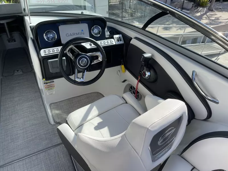 2021 Crownline 255 XSS