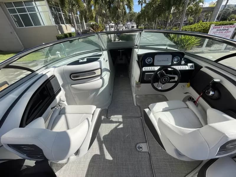 2021 Crownline 255 XSS