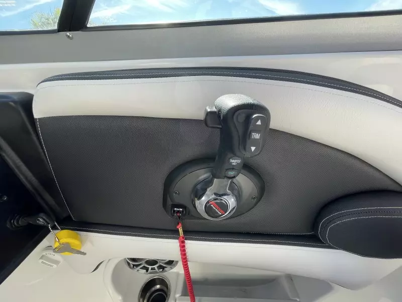 2021 Crownline 255 XSS