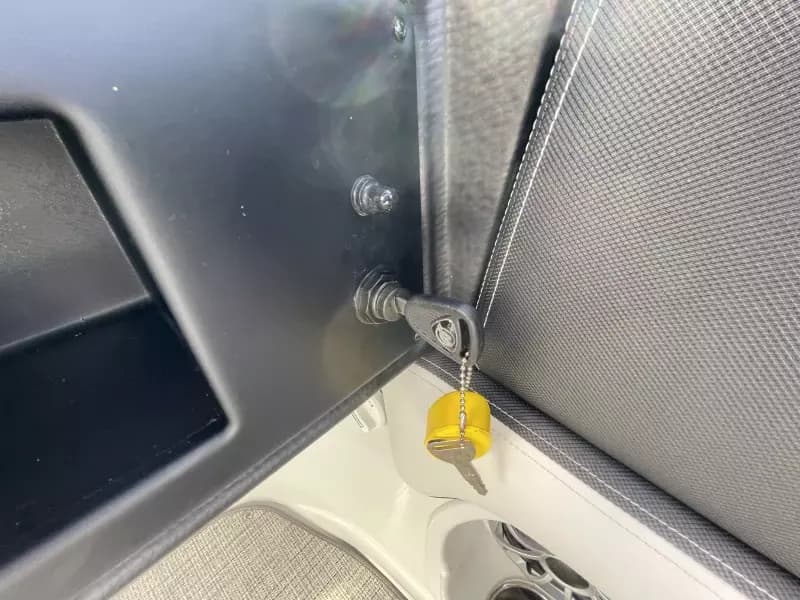 2021 Crownline 255 XSS