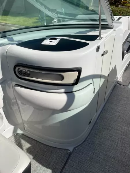 2021 Crownline 255 XSS
