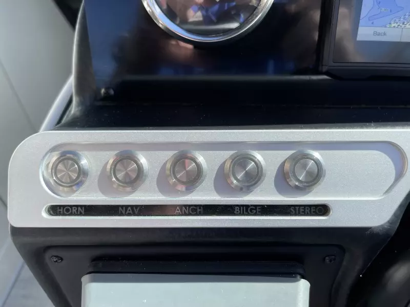 2021 Crownline 255 XSS