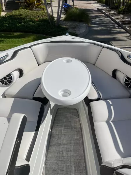 2021 Crownline 255 XSS